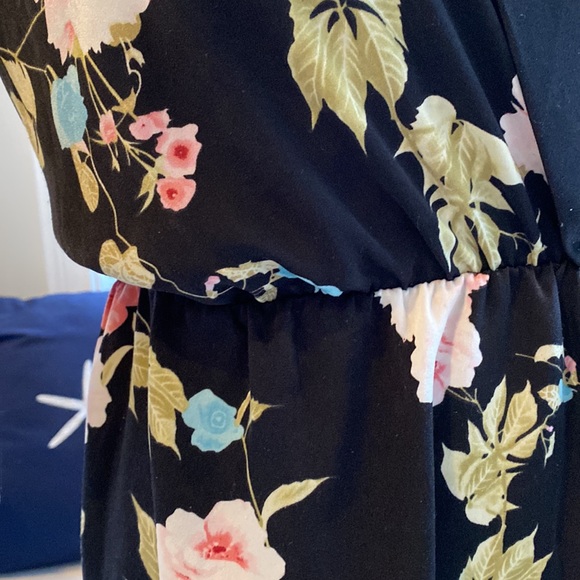 Lulus Black Floral Print V Neck Dress - Picture 6 of 10